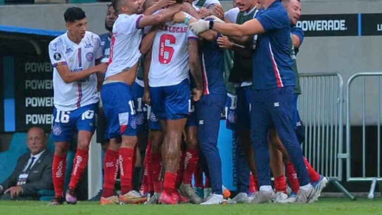 TAÇA LIBERTADORES DA AMÉRICA DE 2025. TERCEIRA FASE. JOGO DE VOLTA. SEGUNDA PARTIDA. SEGUNDO JOGO. BAHIA-BA. BRASIL. CLASSIFICADO PARA A FASE DE GRUPOS DA TAÇA LIBERTADORES DA AMÉRICA DE 2025. BOSTON RIVER. URUGUAI. CLASSIFICADO PARA A FASE DE GRUPOS DA COPA SUL-AMERICANA DE 2025.