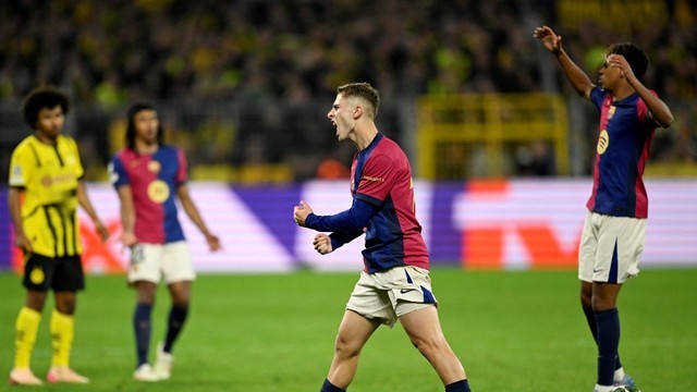 CHAMPIONS LEAGUE. LIGA DOS CAMPEÕES DA EUROPA. TEMPORADA 2024.2025. QUARTAS DE FINAL. JOGO DE VOLTA. SEGUNDA PARTIDA. SEGUNDO JOGO. BORUSSIA DORTMUND. ALEMANHA. ELIMINADO. BARCELONA. ESPANHA. CLASSIFICADO. SEMIFINAL. JOGO DE IDA. JOGO DE VOLTA. PRIMEIRO JOGO. PRIMEIRA PARTIDA. SEGUNDO JOGO. SEGUNDA PARTIDA. BARCELONA. ESPANHA. CONTRA. INTERNAZIONALE DE MILÃO. ITÁLIA. OU. BAYERN DE MUNIQUE. ALEMANHA.