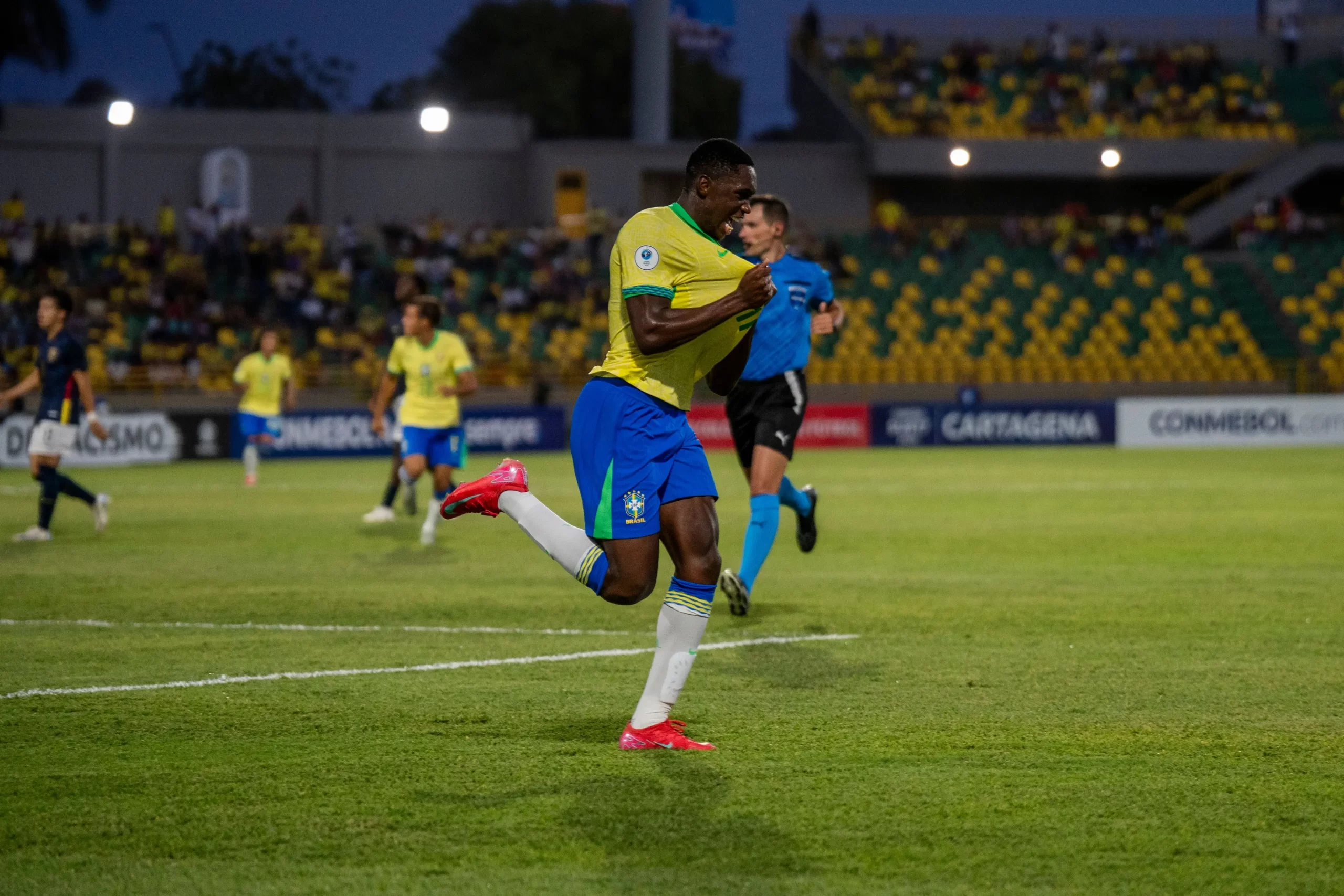 SUL-AMERICANO SUB-17 DE 2025. SEDE. COLÔMBIA. GRUPO B. PRIEMIRA FASE. FASE DE GRUPOS. BRASIL. CLASSIFICADO. 10 PONTOS. EQUADOR.