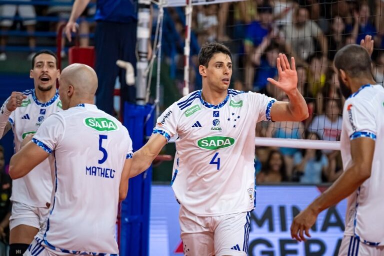 SUPERLIGA MASCULINA. TEMPORADA 2024. 2025. QUARTAS DE FINAL. JOGO 2. CRUZEIRO-MG. CLASSIFICADO. GUARULHOS. ELIMINADO. SEMIFINAL. CRUZEIRO-MG. CONTRA. PARAIA CLUBE-MG. OU. SESI-BAURU-SP.