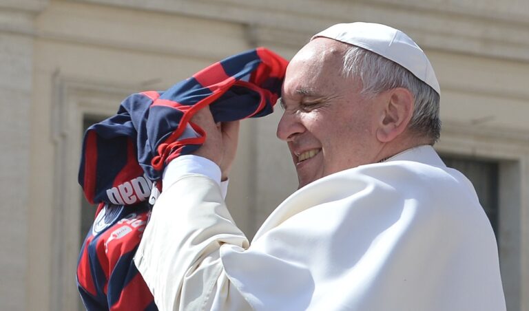 PAPA FRANCISCO. ARGENTINA. SAN LORENZO. ARGENTINA. LIGAÇÃO. RELAÇÃO. FUTEBOL. FÉ.