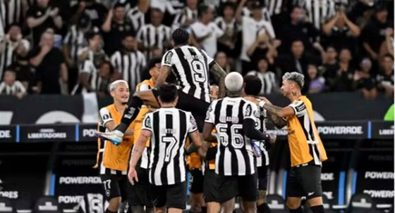 TAÇA LIBERTADORES DA AMÉRICA DE 2025. FASE D EGRUPOS. GRUPO A. QUINTA RODADA. BOTAFOGO-RJ. BRASIL. ESTUDIANTES DE LA PLATA. ARGENTINA.