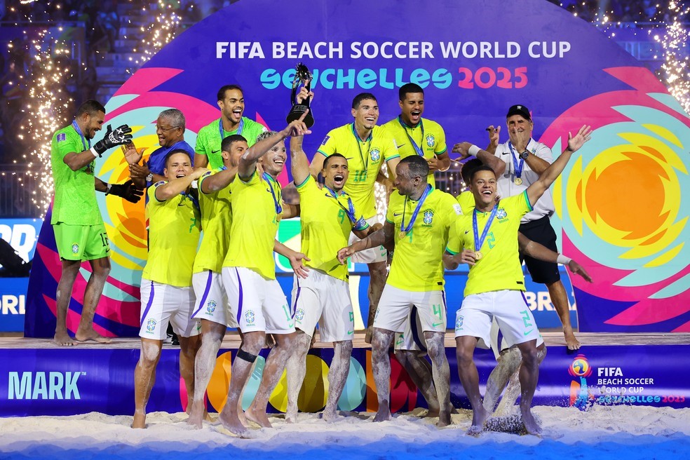 COPA DO MUNDO DE BEACH SOCCER. FUTEBOL DE AREIA. FIFA. FEDERAÇÃO INTERNACIONAL DAS ASSOCIAÇÕES DE FUTEBOL. FINAL. JOGO ÚNICO. PARTIDA ÚNICA. BRASIL. CAMPEÃO. HEPTACAMPEÃO. 2006. 2007. 2008. 2009. 2017. 2024. 2025. BRLARUS. VICE-CAMPEÃO.