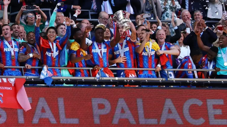 COPA DA INGLATERRA. TEMPORADA 2024.2025. FINAL. JOGO ÚNICO. PARTIDA ÚNICA. CRYSTAL PALACE. INGLATERRA. CAMPEÃO. PRIMEIRA VEZ. MANCHESTER CITY. INGLATERRA.