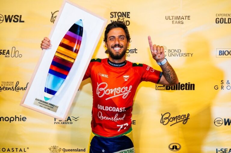 SURFE. BRASIL. SEGUNDO TÍTULO. FILIPE TOLEDO. GOLD COAST. AUSTRÁLIA. JULIAN WILSON.