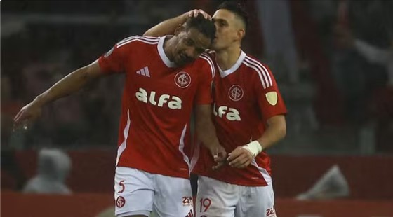 TAÇA LIBERTADORES DA AMÉRICA DE 2025. FASE DE GRUPOS. SEXTA RODADA. GRUPO F. INTERNACIONAL-RS. BRASIL. CLASSIFICADO. PRIMEIRO COLOCADO PARA OITAVAS DE FINAL. 11 PONTOS. ATLÉTICO NACIONAL DE MEDELLÍN. COLÔMBIA. 9 PONTOS. SEGUNDO COLOCADO. CLASSIFICADO PARA OITAVAS DE FINAL. BAHIA-BA. BRASIL. TERCEIRO COLOCADO. 2 VITÓRIAS. -2 GOLS DE SALDO. 7 PONTOS. CLASSIFICADO PARA OS PLAY-OFF DA COPA SUL-AMERICANA. NACIONAL. URUGUAI. 7 PONTOS. QUARTO COLOCADO. ELIMINADO. 2 VITÓRIAS. -3 GOLS DE SALDO.