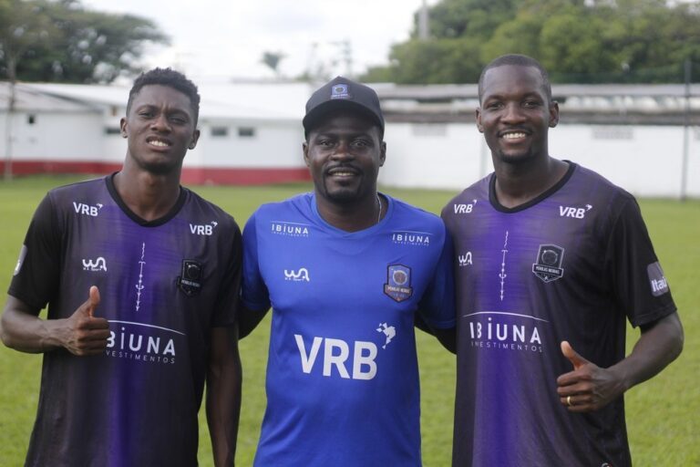 PÉROLAS NEGRAS-RJ. HAITI. BRASIL. CAMPEONATO CARIOCA DA SÉRIE A2 DE 2025. VIDA. MUDANÇA. SONHO. FUTEBOL.