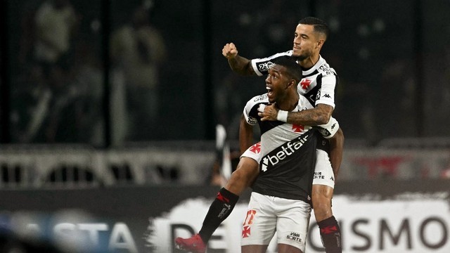 COPA SUL-AMERICANA DE 2025. FASE DE GRUPOS. GRUPO G. SEXTA RODADA. VASCO-RJ. BRASIL. CLASSIFICADO. PLAYOFF. 8 PONTOS. SEGUNDO COLOCADO. LANÚS. ARGENTINA. PRIMEIRO COLOCADO. CLASSIFICADO. 12 PONTOS. OITAVAS DE FINAL. MELGAR. PERU. 7 PONTOS. TERCEIRO COLOCADO. ELIMINADO. PUERTO CABELLO. VENEZUELA. QUARTO COLOCADO. ELIMINADO. 5 PONTOS.