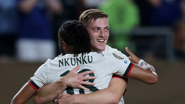 COPA DO MUNDO DE CLUBES DA FIFA. FEDERAÇÃO INTERNACIONAL DAS ASSOCIAÇÕES DE FUTEBOL. MUNDIAL DE CLUBES. DE 2025. PRIMEIRA FASE. TERCEIRA RODADA. GRUPO D. CHELSEA. INGLATERRA. ESPÉRANCE. TUNÍSIA. CLASSIFICAÇÃO FINAL. FLAMENGO-RJ. PRIMEIRO COLOCADO. 7 PONTOS. CLASSIFICADO. OITAVAS DE FINAL. CHELSEA. INGLATERRA. SEGUNDO COLOCADO. 6 PONTOS. CLASSIFICADO. OITAVAS DE FINAL. ESPÉRANCE. TUNÍSIA. TERCEIRO COLOCADO. 3 PONTOS. ELIMINADO. LOS ANGELES FOOTBALL CLUB. ESTADOS UNIDOS. QUARTO COLOCADO. 1 PONTO. ELIMINADO.