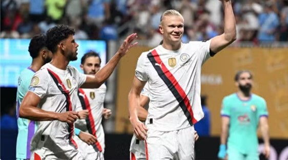 COPA DO MUNDO DE CLUBES DA FIFA. FEDERAÇÃO INTERNACIONAL DAS ASSOCIAÇÕES DE FUTEBOL. MUNDIAL DE CLUBES. DE 2025. PRIMEIRA FASE. SEGUNDA RODADA. GRUPO G. MANCHESTER CITY. INGLATERRA. CLASSIFICADO PARA AS OITAVAS DE FINAL. AL AIN. EMIRADOS ÁRABES UNIDOS. ELIMINADO.