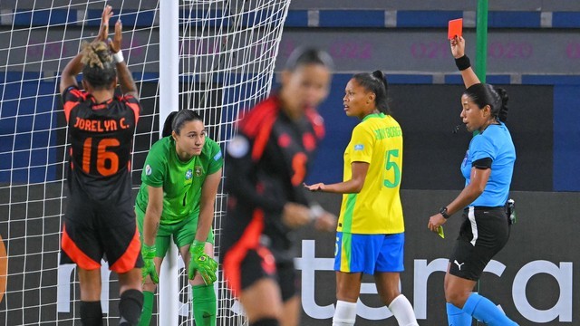 COPA AMÉRICA DE FUTEBOL FEMININO. PRIMEIRA FASE. QUINTA RODADA. BRASIL. CLASSIFICADO. COLôMBIA. SEGUNDO COLOCADO. CLASSIFICADO. SEMIFINAL. TERÇA-FEIRA. 29 DE JULHO. BRASIL. URUGUAI. ARGENTINA. COLÔMBIA.