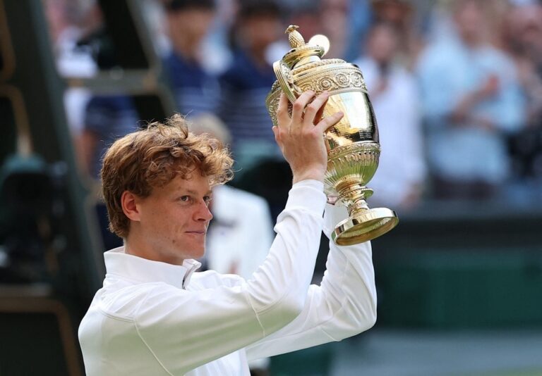 TÊNIS. MASCULINO. FINAL. JOGO ÚNICO. PARTIDA ÚNICA. JANNIK SINNER. CAMPEÃO. PRIMEIRA VEZ. CARLOS ALCARAZ. ESPANHA. VICE-CAMPEÃO. WIMBLEDON. LONDRES. INGLATERRA.