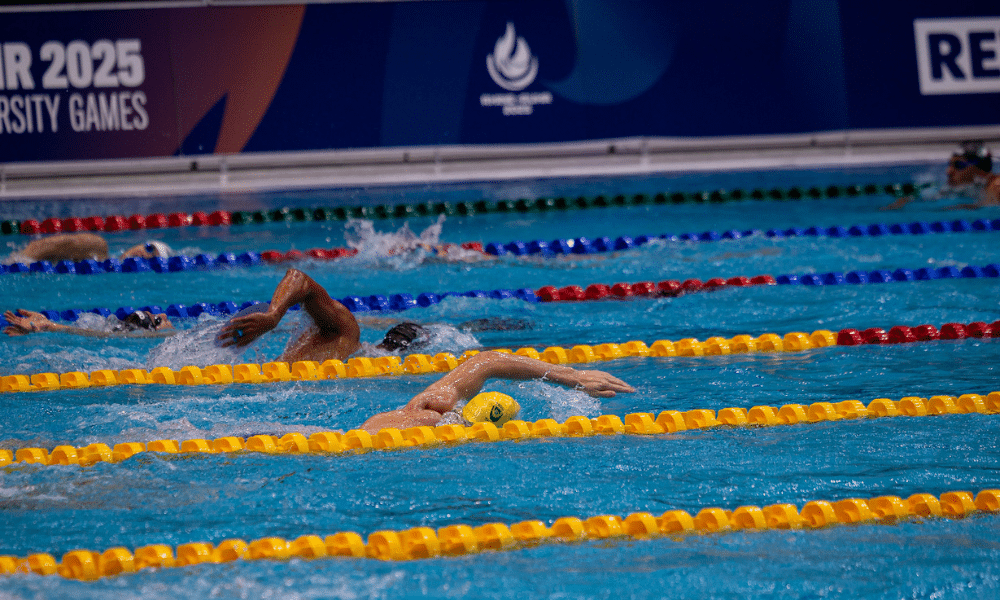 NATAÇÃO. UNIVERSÍADES. ALEMANHA. SEDE. REVEZAMENTO. MEDALHA DE BRONZE. 4X100 METROS. LUCAS PEIXOTO. KAIQUE ALVES. VINÍCIUS ASSUNÇÃO. PEDRO SOUZA.