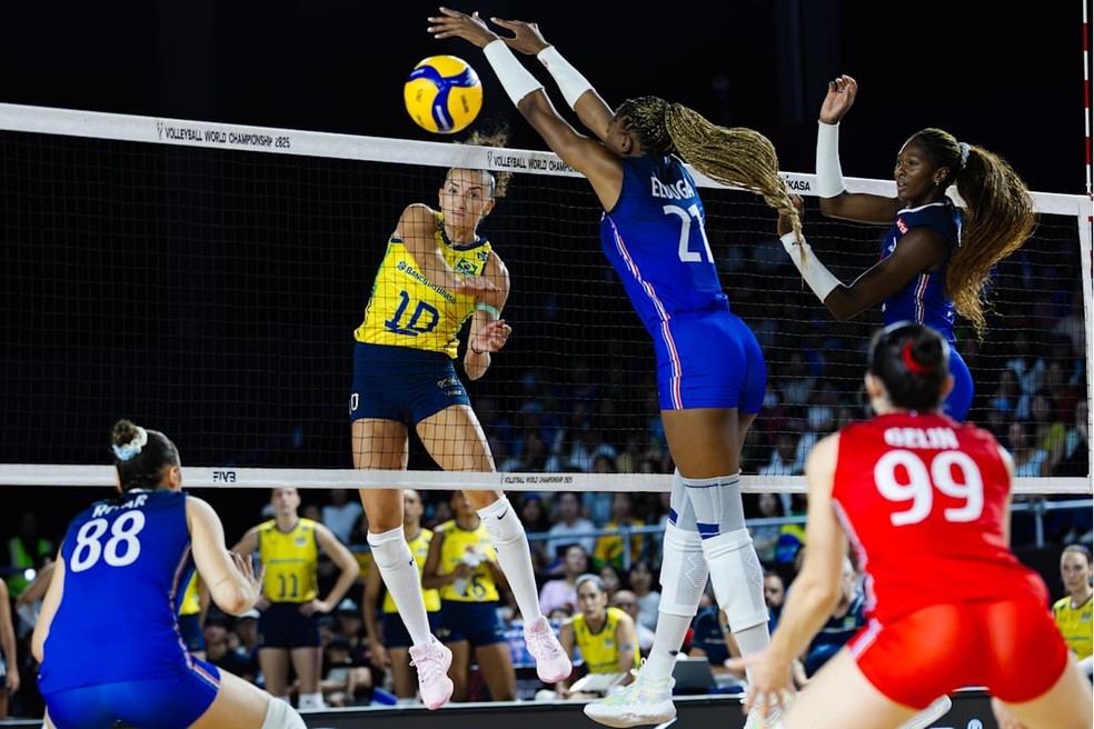 CAMPEONATO MUNDIAL DE VÔLEI FEMININO. DOMINGO. OITAVAS DE FINAL. BRASIL. REPÚBLICA DOMINICANA.