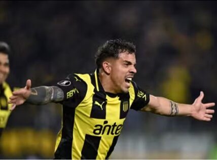 TAÇA LIBERTADORES DA AMÉRICA DE 2025. OITAVAS DE FINAL. JOGO DE IDA. PRIMEIRO JOGO. PRIMEIRA PARTIDA. PEÑAROL. URUGUAI. RACING. ARGENTINA.