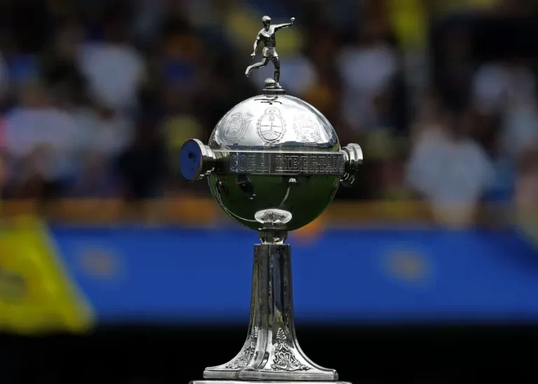 TAÇA LIBERTADORES DA AMÉRICA. CONMEBOL. CONFEDERAÇÃO SUL-AMERICANA DE FUTEBOL. CBF. CONFEDERAÇÃO BRASILEIRA DE FUTEBOL. 5 VAGAS DIRETAS. SAMIR XAUD. PRESIDENTE.