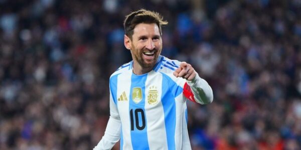 ELIMINATÓRIAS SUL-AMERICANA. COPA DO MUNDO DE 2026. CONMEBOL. CONFEDERAÇÃO SUL-AMERICANA DE FUTEBOL. PRIMEIRA FASE. DÉCIMA SÉTIMA RODADA. ARGENTINA. CLASSIFICADA. VENEZUELA. COM CHANCES PARA A REPESCAGEM MUNDIAL.