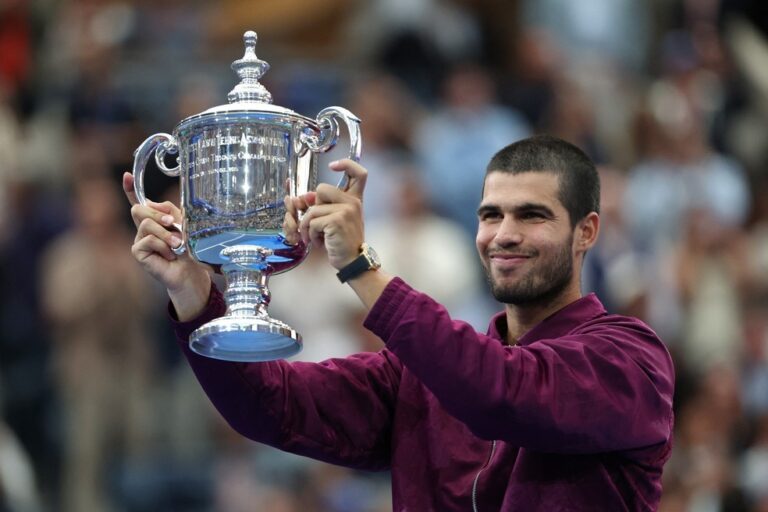 TÊNIS. FINAL. JOGO ÚNICO. PARTIDA ÚNICA. US OPEN. NOVA YORK. ESTADOS UNIDOS. CARLOS ALCARAZ. ESPANHA. CAMPEÃO. BICAMPEÃO. 2022. 2025. JANNIK SINNER. ITÁLIA. VICE-CAMPEÃO.
