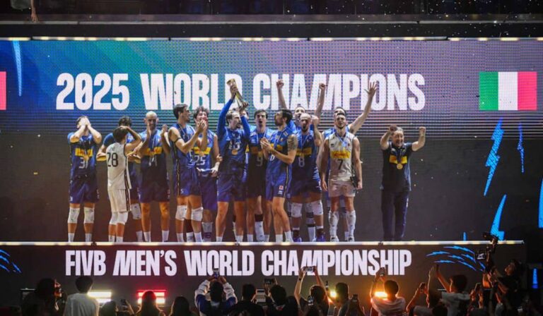CAMPEONATO MUNDIAL DE VÔLEI MASCULINO. SEDE. FILIPINAS. FINAL. JOGO ÚNICO. PARTIDA ÚNICA. ITÁLIA. CAMPEÃ. PENTACAMPEÃ. MEDALHA DE OURO. 1990. 1994. 1998. 2022. 2025.BULGÁRIA. VICE-CAMPEÃ. MEDALHA DE PRATA.