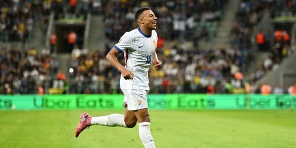 ELIMINATÓRIAS DA EUROPA. UEFA. UNIÃO DAS ASSOCIAÇÕES EUROPEIAS DE FUTEBOL. PRIMEIRA FASE. FASE DE GRUPOS. GRUPO D. UCRÂNIA. FRANÇA.