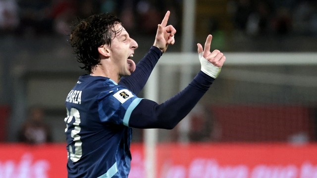 ELIMINATÓRIAS DA AMÉRICA DO SUL. CONMEBOL. CONFEDERAÇÃO SUL-AMERICANA DE FUTEBOL. COPA DO MUNDO DE 2026. PRIMEIRA FASE. DÉCIMA OITAVA RODADA. PARAGUAI. SEXTO COLOCADO. 28 PONTOS. CLASSIFICADO PARA A COPA DO MUNDO DE 2026. 28 PONTOS. 7 VITÓRIAS. 14 GOLS PRÓ.PERU. ELIMINADO. NONO COLOCADO. 12 PONTOS. ELIMINADO.