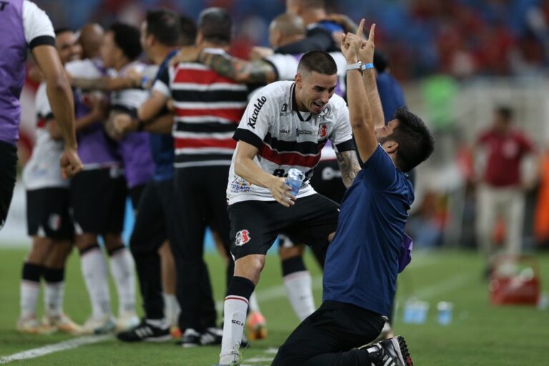 CAMPEONATO BRASILEIRO DA SÉRIE D DE 2025. QUARTAS DE FINAL. JOGO DE VOLTA. SEGUNDO JOGO. SEGUNDA PARTIDA. AMÉRICA-RN. ELIMINADO. SANTA CRUZ-PE. CLASSIFICADO. BARRA-SC. CLASSIIFCADO. CIANORTE-PR. ELIMINADO. INETRNACIONAL DE LIMEIRA-SP. CLASSIFICADO. GOIATUBA-GO. ELIMINADO. MARANHÃO-MA. CLASSIFICADO. ASA-AL. ELIMINADO. SEMIFINAL. JOGO DE IDA. PRIMEIRO JOGO. PRIMEIRA PARTIDA. JOGO DE VOLTA. SEGUNDO JOGO. SEGUNDA PARTIDA. MARANHÃO-MA. SANTA CRUZ-PE. INTERNACIONAL DE LIMEIRA-SP. BARRA-SC. 4 EQUIPES. ACESSO. CAMPEONATO BRASILEIRO DA SÉRIE C EM 2026.