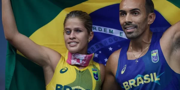 CAMPEONATO MUNDIAL DE ATLETISMO PARALÍMPICO. SEDE NOVA DÉLI. ÍNDIA. THALITA SIMPLÍCIO. MEDALHA DE OURO. QUARTA VEZ. TETRACAMPEÃO. DUBAI. EMIRADOS ÁRABES UNIDOS. 2019. PARIS. FRANÇA. 2023. KOBE. JAPÃO. 2025.