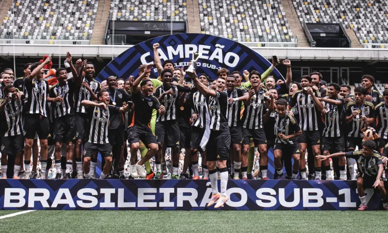 CAMPEONATO BRASILERIO SUB-17 DE 2025. FINAL. JOGO DE VOLTA. SEGUNDA PARTIDA. ATLÉTICO-MG. CAMPEÃO. GRÊMIO-RS. VICE-CAMPEÃO. PRIMEIRO TITULO DO ATLÉTICO-MG. 2025.