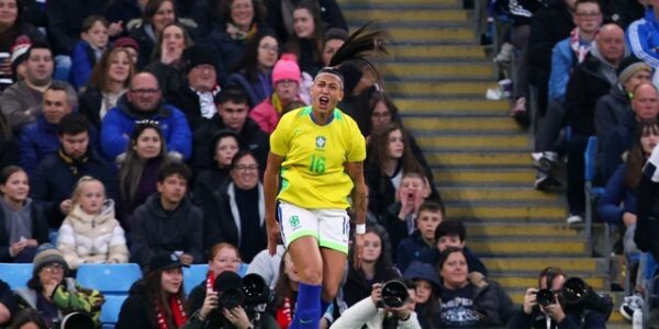 AMISTOSO INTERNACIONAL. BRASIL. INGLATERRA. FUTEBOL FEMININO.
