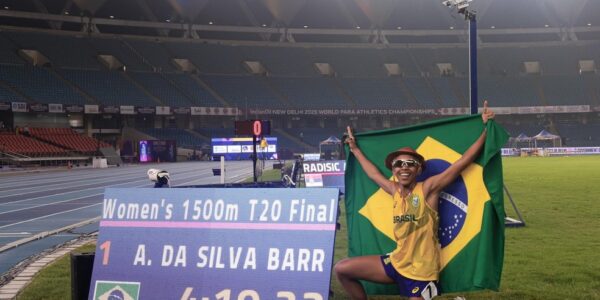 ATLETIMSO. MUNDIAL PARALÍMPICO. ANTÔNIA KEYLA BARROS. MEDALHA DE OURO. QUEBRA DE RECORDE. 1500 METROS. NOVA DÉLI. ÍNDIA.