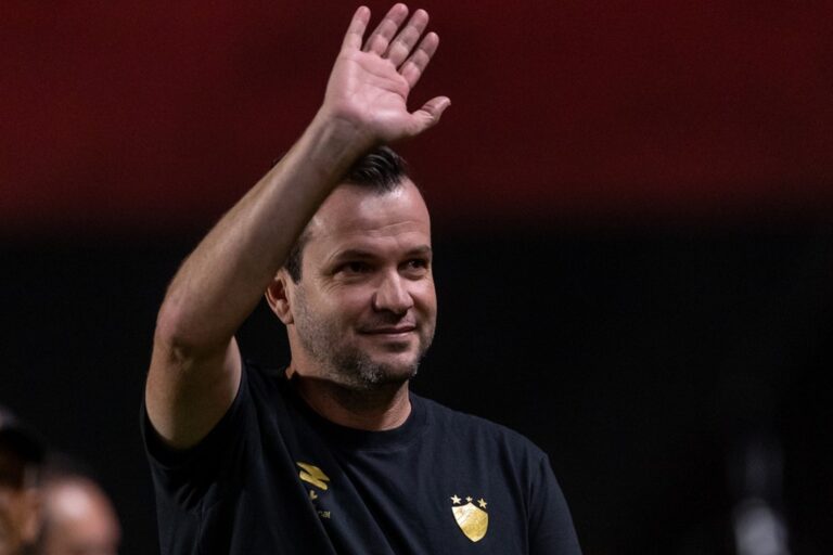 TROCA DE TREINADORES. CAMPEONATO BRASILEIRO DA SÉRIE A.