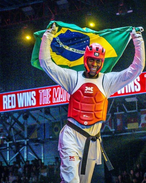 HENRIQUE MARQUES. MEDALHA DE OURO. CHINA. BRASIL. TAEKWONDO. CAMPEÃO MUNDIAL.