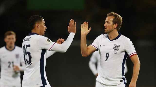 ELIMINATÓRIAS DA EUROPA. UEFA. UNIÃO DAS ASSOCIAÇÕES EUROPEIAS DE FUTEBOL. OITAVA RODADA. GRUPO K. INGLATERRA. 18 PONTOS. CLASSIFICADA. COPA DO MUNDO DE 2026.