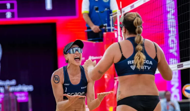 MUNDIAL DE VÔLEI DE PRAIA. AUSTRÁLIA. MEDALHA DE BRONZE. BRASIL. CAROL SOLBERG. REBECCA.