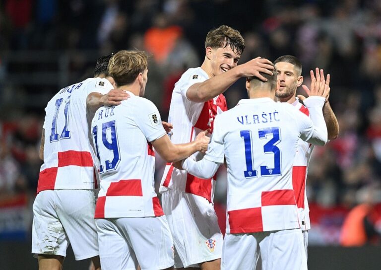 ELIMINATÓRIAS DA COPA DO MUNDO DE 2026. UEFA. UNIÃO DAS ASSOCIAÇÕES EUROPEIAS DE FUTEBOL. PRIMEIRA FASE. NONA RODADA. CROÁCIA. CLASSIFICADO PARA A COPA DO MUNDO DE 2026. ILHAS FAROE.