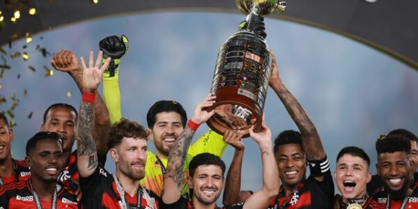 TAÇA LIBERTADORES DA AMÉRICA DE 2025. FINAL. JOGO ÚNICO. PARTIDA ÚNICA. LIMA. PERU. FLAMENGO-RJ. BRASIL CAMPEÃO. TETRACAMPEÃO. 1981, 2019. 2022. 2025. PALMEIRAS-SP. BRASIL. VICE-CAMPEÃO.