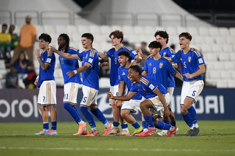 COPA DO MUNDO DE FUTEBOL SUB-17. MASCULINO. SEDE. CATAR. ITÁLIA. TERCEIRA COLOCADA. MEDLAHA DE BRONZE. BRASIL. QUARTO COLOCADO. JOGO ÚNICO. PATIDA ÚNICA.