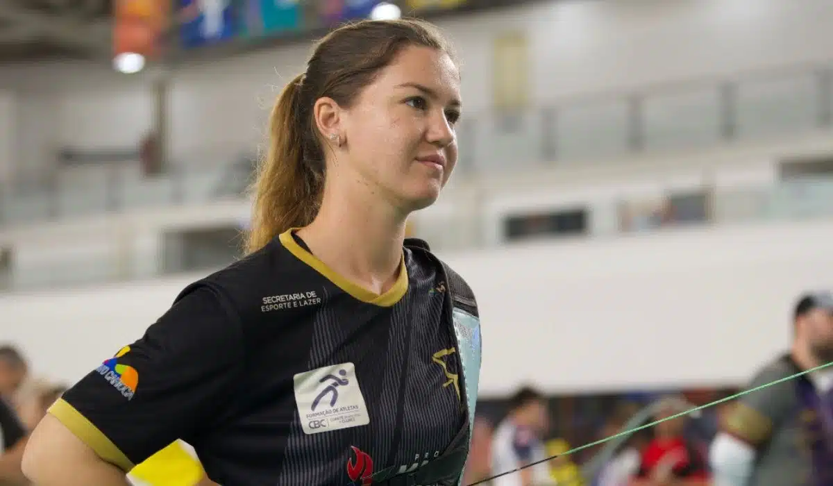 TIRO COM ARCO. ANA LUIZA CAETANO. MEDALHA DE OURO. 2 VEZES. DOMINGO. 14 DE DEZEMBRO. RIO INDOOR 250.CAMPEONATO BRASILEIRO DE INDOOR.