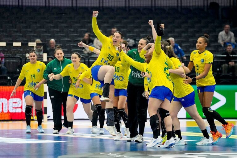 COPA DO MUNDO DE HANDEBOL FEMININO. SEDE. ALEMANHA. HOLANDA. DORTMUND. ALEMANHA. PRIEMIRA FASE. QUARTA RODADA. GRUPO G. BRASIL. CLASSIFICADO. QUARTAS DE FINAL. ANGOLA. GRUPO H.