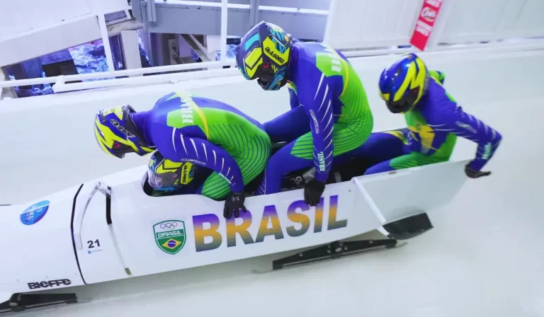 EQUIPE BRASILEIRA DE TRENÓ. BRASIL. MEDALHA DE OURO. COB. COMITÊ OLÍMPICO BRASILEIRO.