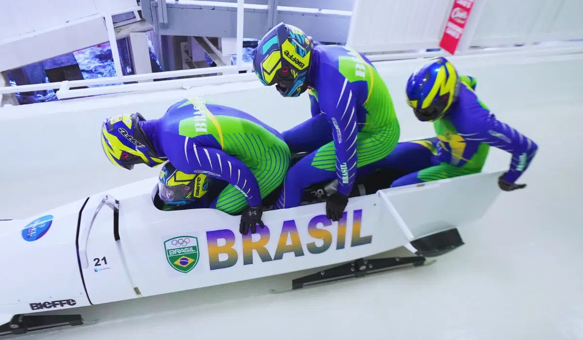 EQUIPE BRASILEIRA DE TRENÓ. BRASIL. MEDALHA DE OURO. COB. COMITÊ OLÍMPICO BRASILEIRO.
