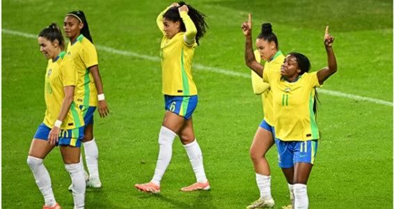 AMISTOSO INTERNACIONAL. DATA FIFA. FEDERAÇÃO INTERNACIONAL DAS ASSOCIAÇÕES DE FUTEBOL. BRASIL. PORTUGAL. AVEIRO. CIDADE PORTUGUESA.