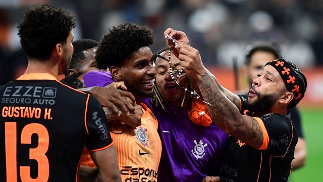 COPA DO BRASIL DE 2025. SEMIFINAL. JOGO DE VOLTA. SEGUNDO JOGO. SEGUNDA PARTIDA. CORINTHIANS-SP. CLASSIFICADO. CRUZEIRO-MG. ELIMINADO.