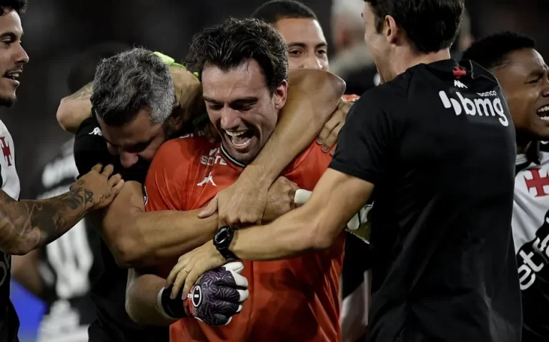 COPA DO BRASIL DE 2025. SEMIFINAL. JOGO DE VOLTA. SEGUNDA PARTIDA. SEGUNDO JOGO. FLUMINENSE-RJ. ELIMINADO. VASCO-RJ. CLASSIFICADO. FINAL. PRIMEIRO JOGO. PRIMEIRA PARTIDA. JOGO DE IDA. 17 DE DEZEMBRO DE 2025. CORINTHIANS-SP. VASCO-RJ. ARENA ITAQUERA. SÃO PAULO-SP. 21 DE DEZEMBRO DE 2025. VASCO-RJ. CORINTHIANS-SP. JOGO DE VOLTA. SEGUNDA PARTIDA. SEGUNDO JOGO. MARACANÃ. RIO DE JANEIRO-RJ.