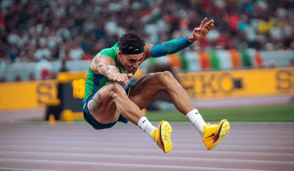 ALMIR JÚNIOR. MEDALHA DE OURO. LYON. FRANÇA. SALTO TRIPLO.