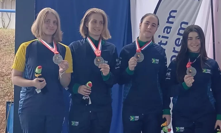 ESGRIMA. FLORETE. BRASIL. MEDALHA DE PRATA.