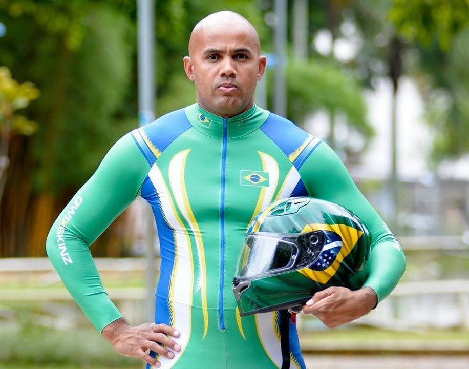 JOGOS OLÍMPICOS DE INVERNO. 2026. CERIMÔNIA DE ENCERRAMENTO. PORTA. BANDEIRA. EDSON BINDILATTI.