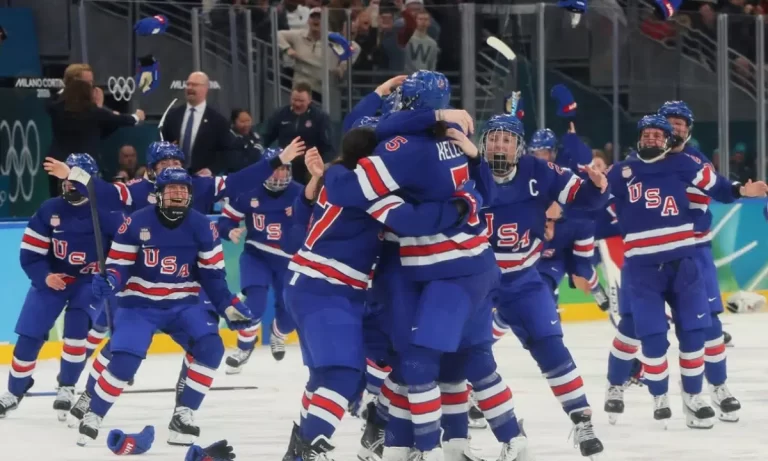 HÓQUEI. JOGOS OLÍMPICOS DE INVERNO. FINAL. FEMININO. ESTADOS UNIDOS. TRICAMPEÃ. MEDALHA DE OURO. CANADÁ. MEDALHA DE PRATA.
