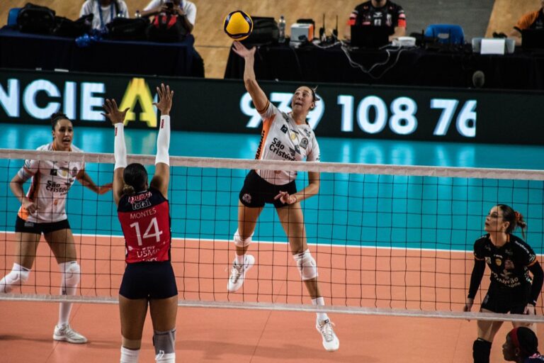 VÔLEI FEMININO. SEMIFINAL. JOGO ÚNICO. PARTIDA ÚNICA. OSASCO-SP. BRASIL. CLASSIFICADO. SUL-AMERICANO. SAN MART´N. PERU. ELIMINADO.
