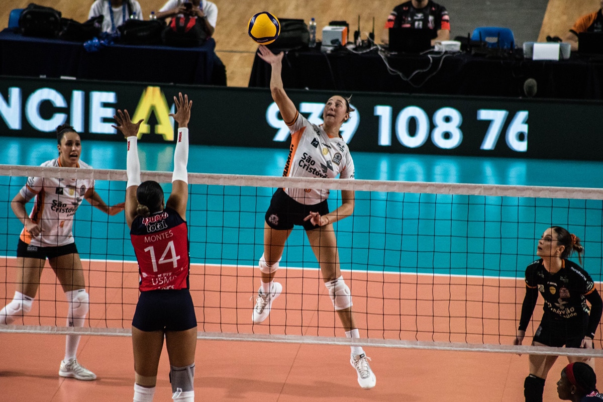 VÔLEI FEMININO. SEMIFINAL. JOGO ÚNICO. PARTIDA ÚNICA. OSASCO-SP. BRASIL. CLASSIFICADO. SUL-AMERICANO. SAN MART´N. PERU. ELIMINADO.
